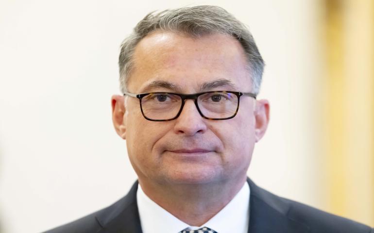 Германы Төв банкны ерөнхийлөгч цагаачдад найр тавив